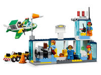 LEGO set 10764-1 City Central Airport - Image 6
