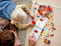 LEGO set 10776-1 Mickey & Friends Fire Truck & Station - Image 8
