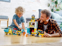 LEGO set 10933-1 Tower Crane & Construction - Image 14