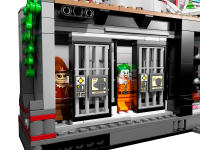 LEGO set 10937-1 Batman: Arkham Asylum Breakout - Image 6