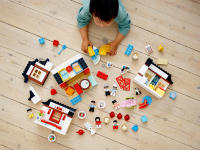 LEGO set 10943-1 Happy Childhood Moments - Image 5