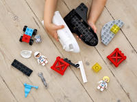 LEGO set 10944-1 Space Shuttle Mission - Image 10