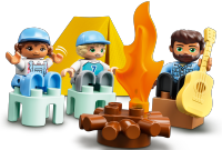 LEGO set 10946-1 Family Camping Van Adventure - Image 11