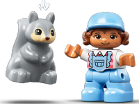 LEGO set 10946-1 Family Camping Van Adventure - Image 12