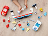 LEGO set 10947-1 Race Cars - Image 4