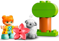 LEGO set 10950-1 Farm Tractor & Animal Care - Image 10