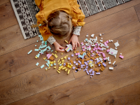LEGO set 11028-1 Creative Pastel Fun - Image 12