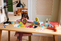 LEGO set 11042-1 Creative Happy Box - Image 7