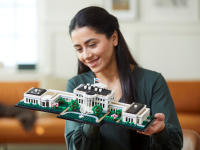 LEGO set 21054-1 The White House - Image 3