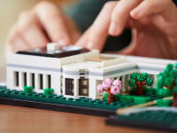 LEGO set 21054-1 The White House - Image 14