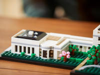 LEGO set 21054-1 The White House - Image 15