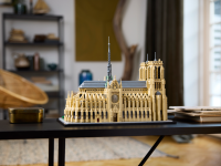 LEGO set 21061-1 Notre-Dame de Paris - Image 4
