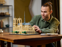LEGO set 21061-1 Notre-Dame de Paris - Image 17