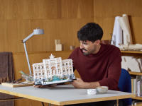 LEGO set 21062-1 Trevi Fountain - Image 5