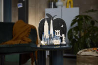 LEGO set 21066-1 New York City – The Big Apple - Image 3