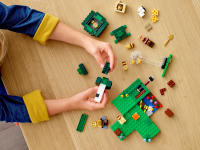 LEGO set 21165-1 The Bee Farm - Image 12