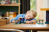 LEGO set 21252-1 The Armoury - Image 8