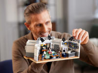 LEGO set 21328-1 Seinfeld - Image 26