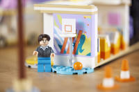 LEGO set 21339-1 BTS Dynamite - Image 10