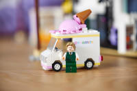 LEGO set 21339-1 BTS Dynamite - Image 13