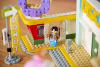 LEGO set 21339-1 BTS Dynamite - Image 14