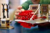 LEGO set 21356-1 River Steamboat - Image 3