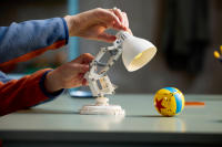 LEGO set 21357-1 Disney Pixar Luxo Jr. - Image 11