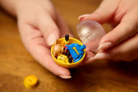 LEGO set 21358-1 Minifigure Vending Machine - Image 3