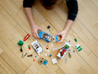 LEGO set 31108-1 Caravan Family Holiday - Image 12