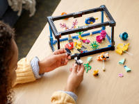 LEGO set 31122-1 Fish Tank - Image 14