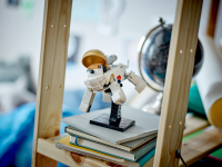 LEGO set 31152-1 Space Astronaut - Image 3