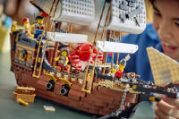 LEGO set 31387-1 Iconic Pirate Ship - Image 7