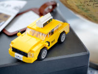 LEGO set 40468-1 Yellow Taxi - Image 7