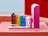 LEGO set 40516-1 Everyone Is Awesome - Image 4