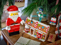 LEGO set 40820-1 Up-Scaled Santa Minifigure - Image 6