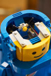 LEGO set 40921-1 Up-Scaled Blue Astronaut Minifigure - Image 10