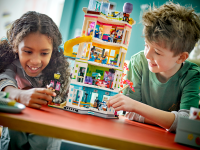 LEGO set 41748-1 Heartlake City Community Center - Image 3