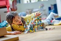 LEGO set 41756-1 Holiday Ski Slope and Café - Image 12