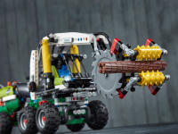 LEGO set 42080-1 Forest Machine - Image 10