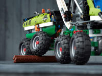 LEGO set 42080-1 Forest Machine - Image 12