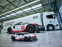 LEGO set 42096-1 Porsche 911 RSR - Image 5