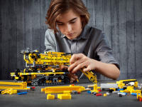 LEGO set 42097-1 Compact Crawler Crane - Image 5