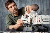 LEGO set 42100-1 Liebherr R 9800 Excavator - Image 18
