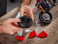 LEGO set 42107-1 Ducati Panigale V4 R - Image 6