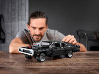 LEGO set 42111-1 Dom's Dodge Charger - Image 3