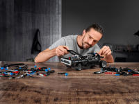 LEGO set 42111-1 Dom's Dodge Charger - Image 16