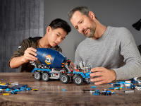 LEGO set 42112-1 Cement Mixer - Image 4