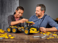 LEGO set 42114-1 6x6 Volvo Articulated Hauler - Image 3
