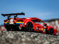LEGO set 42125-1 Ferrari 488 GTE "AF Corse #51" - Image 3