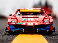 LEGO set 42125-1 Ferrari 488 GTE "AF Corse #51" - Image 4